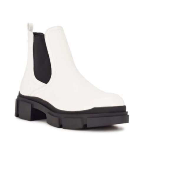 NWT Nine West Abra Chelsea Lug White Y2k Millennial Ankle Biker Boot Size 9 - Picture 2 of 5